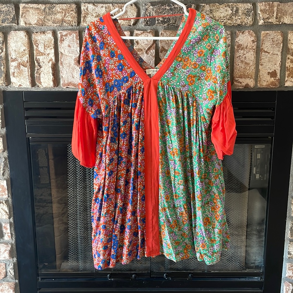 Umgee floral print tunic. Size M.